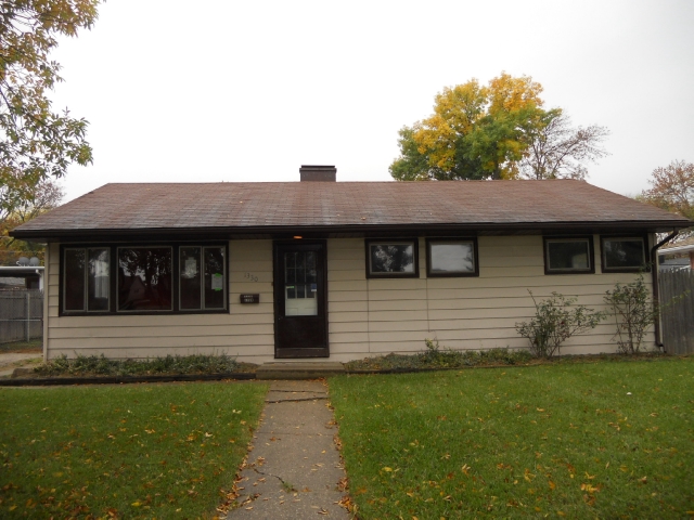  1330 Westmoreland Ave, Waukegan, IL photo