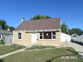  643 S Fulton Ave, Waukegan, IL photo