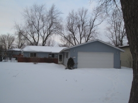  1421 Maplewood Ave, Hanover Park, IL photo