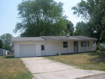  1817 Crescent Dr, Warsaw, IN photo