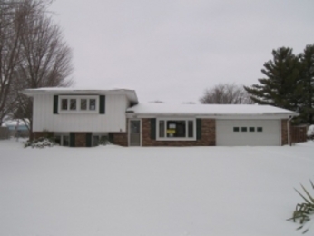  703 S Kinder Dr, Syracuse, IN photo