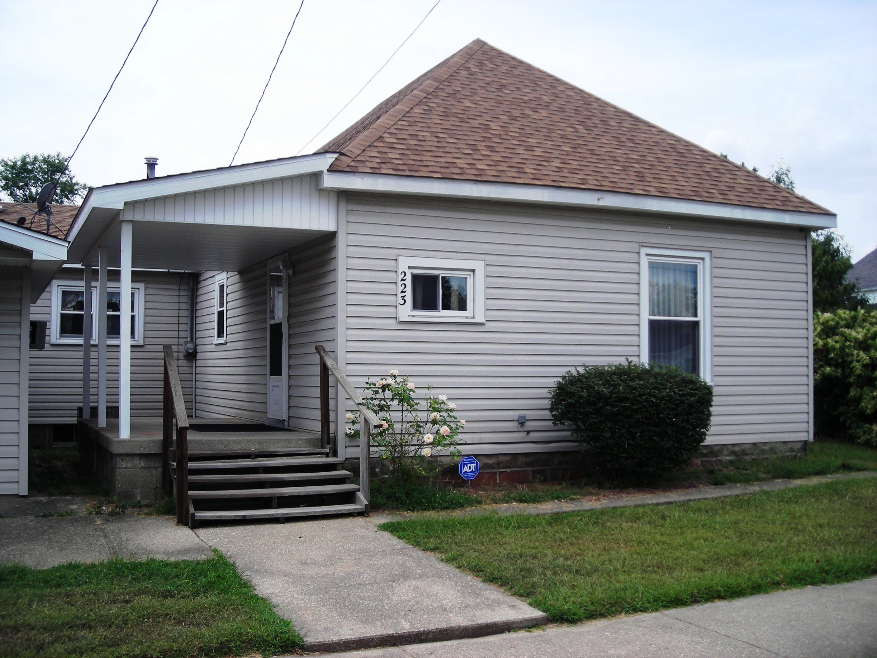  223 S. 3rd St., West Terre Haute, IN photo