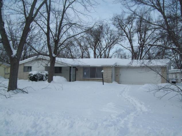  2715 Oakwood Drive, Fort Wayne, IN photo