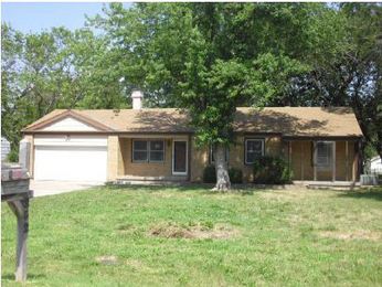  252 N Wood Ave, Wichita, KS photo