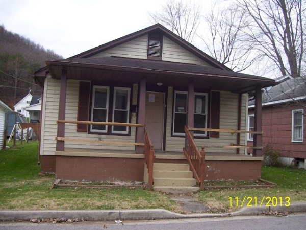  817 West First St, Morehead, KY photo