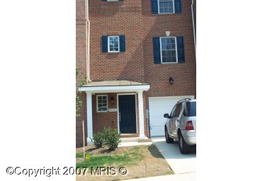  18703 Falling River Dr, Gaithersburg, MD photo
