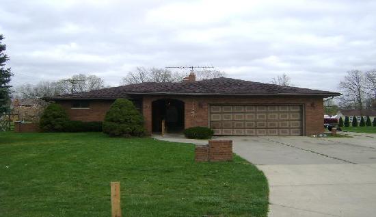  11249 Moore Street, Romulus, MI photo