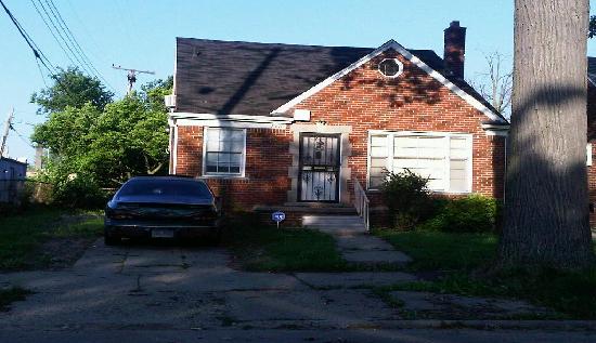  8610 Pinehurst, Detroit, MI photo