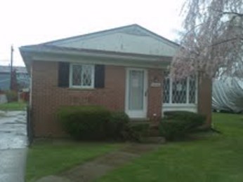  25444 Maywood St, Woodhaven, MI photo