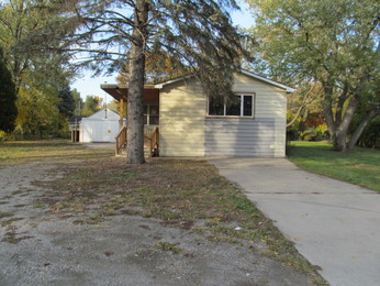  4766 Dickerson Ave, Waterford, MI photo