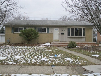  8767 Headley Dr, Sterling Heights, MI photo