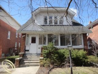  1085 Beaconsfield Ave, Grosse Pointe, Michigan  photo