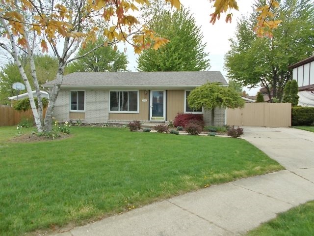  41449 Patrick Dr, Sterling Heights, MI photo