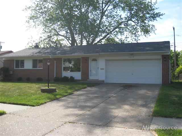  8608 Leslie Dr, Sterling Heights, Michigan  photo