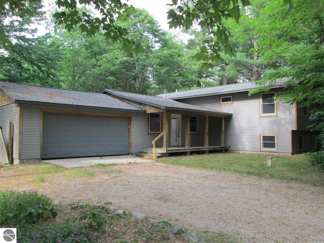  10732 White Pine Rd, Interlochen, Michigan  photo