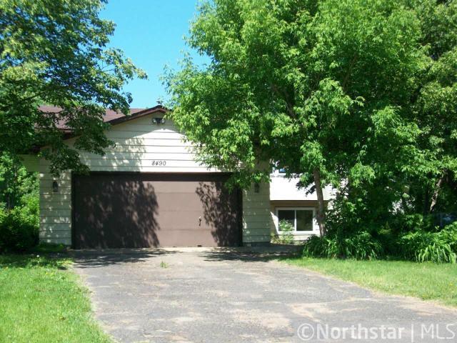  8490 Sunnyside Rd, Mounds View, MN photo