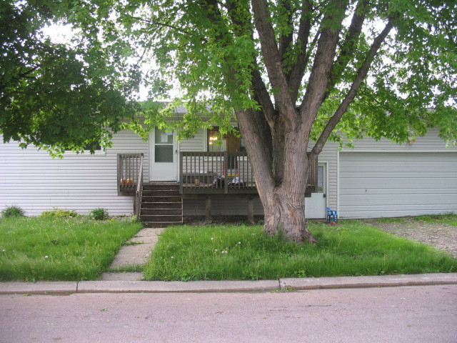  619 8th Ave Se, Waseca, MN photo