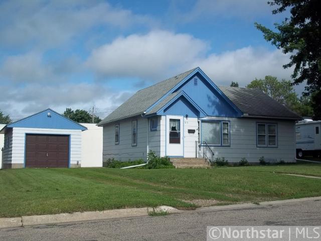  313 Abbot Ave SW, Madelia, MN photo