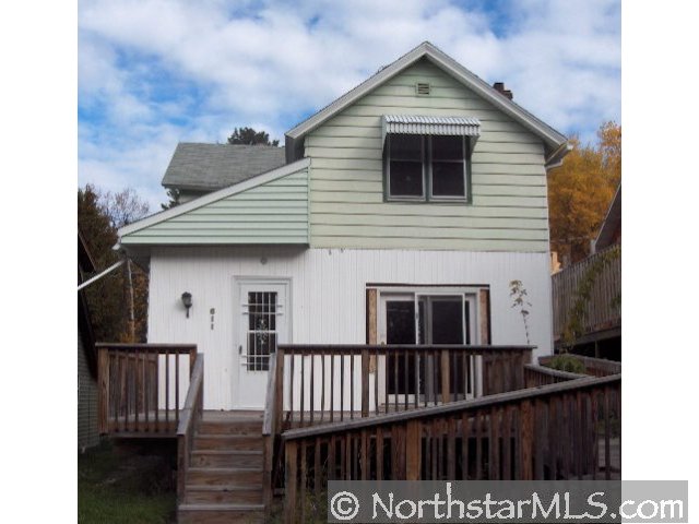 611 N 3rd St, Tower, MN 55790