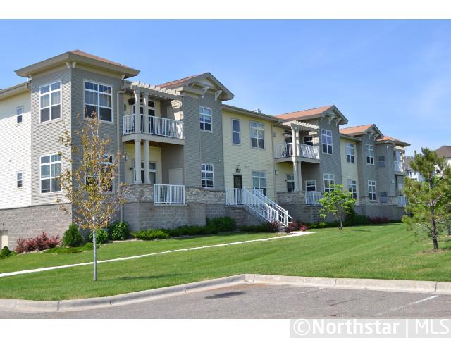 1244 County Road D E #106, Maplewood, MN photo