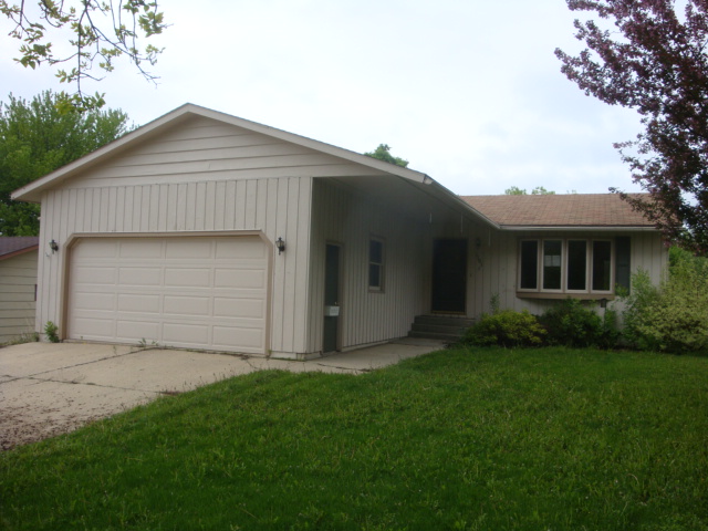  1101 5th St NW, Kasson, MN photo