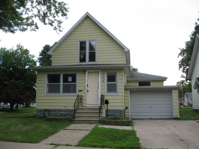  328 South Ramsey St, Blue Earth, MN photo