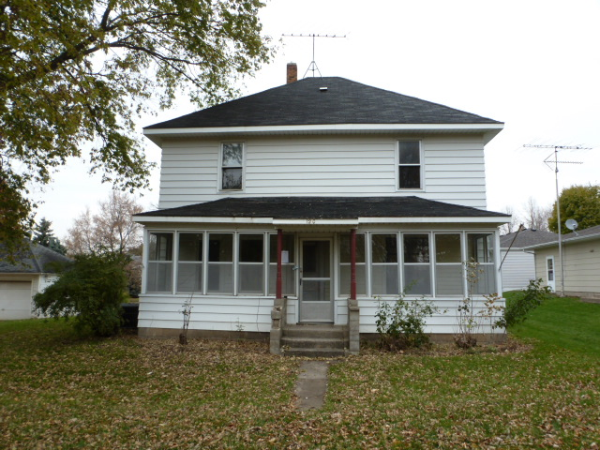  120 Lewis Ave W, Winsted, MN photo