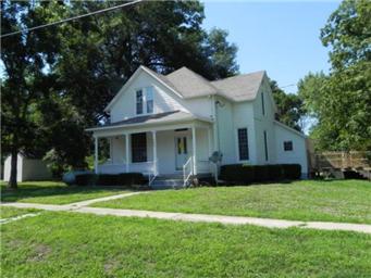 309 E 4th St, Urich, MO 64788