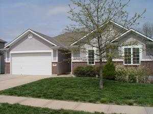  816 Sw Lakeview Dr, Grain Valley, MO photo