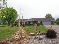 7 Shire Dr, Wellsville, MO 63384