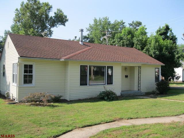  912 Lincoln St, Elsberry, MO photo