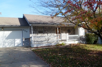  809 North Arnold Ave, Harrisonville, MO photo