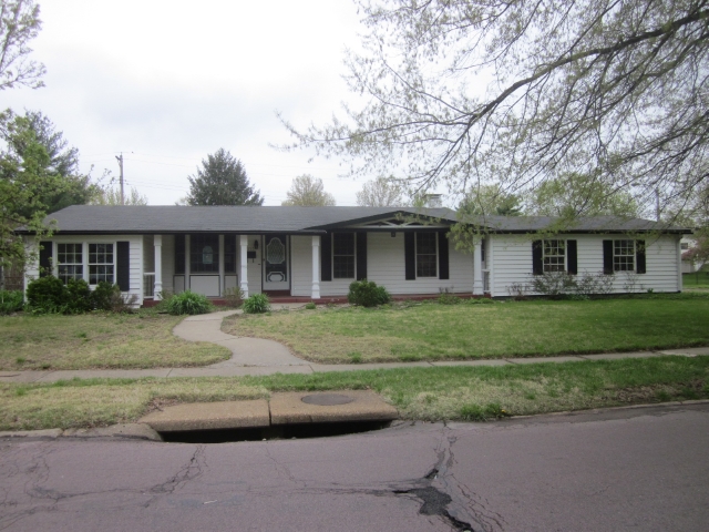  1715 Tahoe Dr, Florissant, MO photo