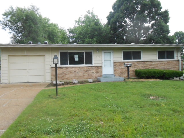  2120 Hummingbird Dr, Florissant, MO photo