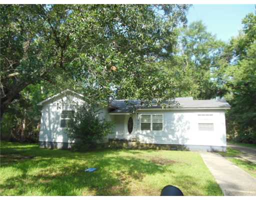  3037 Woodlawn Ave, Moss Point, Mississippi  photo