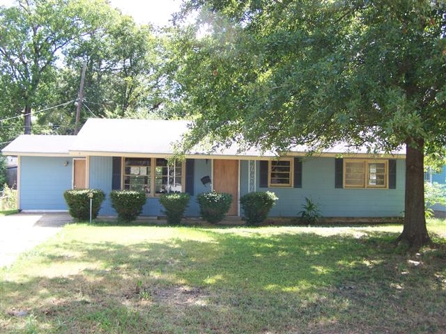  509 Willow St, Greenwood, MS photo