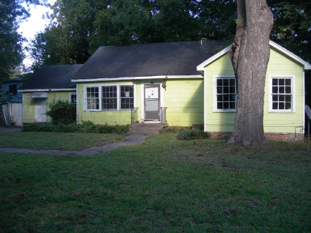  436 Fairview Ave, Greenville, MS photo