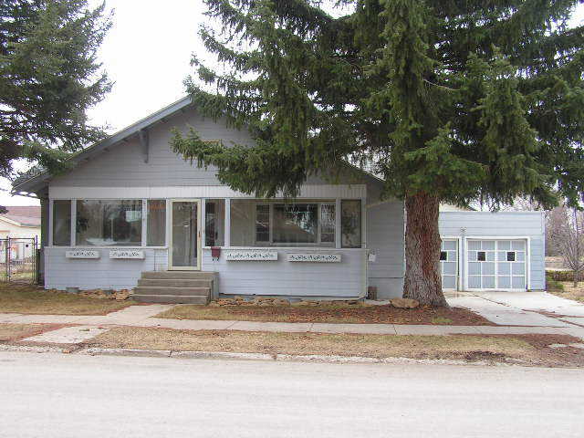  908 5th Ave S, Lewistown, MT photo