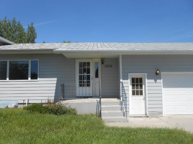  1235 11th St, Havre, MT photo