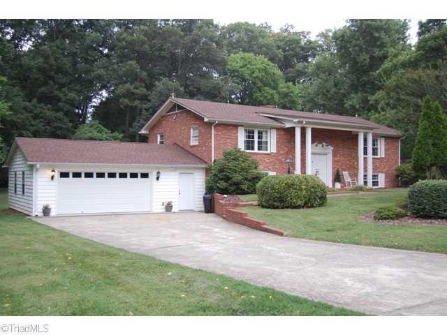  6835 August Dr, Clemmons, NC photo