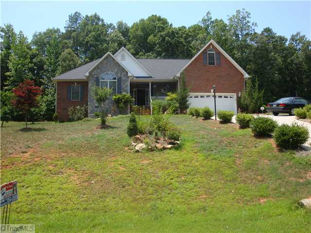  1305 Ridgewood Cir, Asheboro, NC photo