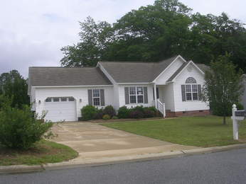  919 S Willhaven Dr, Fuquay-Varina, NC photo