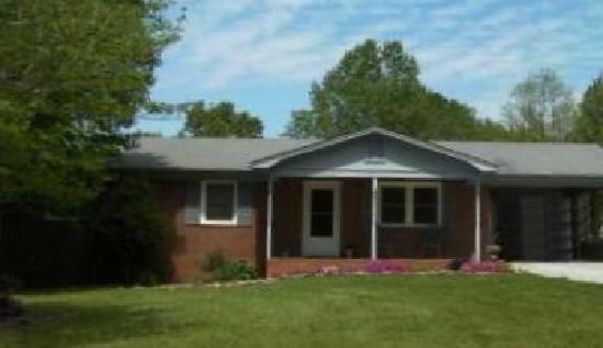  3048 Whippoorwill Dr, Asheboro, NC photo