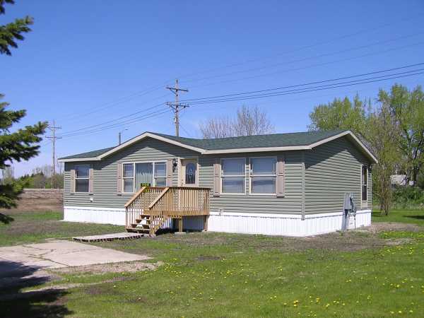  502 12th Ave S, Devils Lake, ND photo