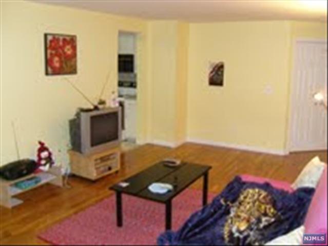  320 Anderson Ave #3F, Fairview, NJ photo