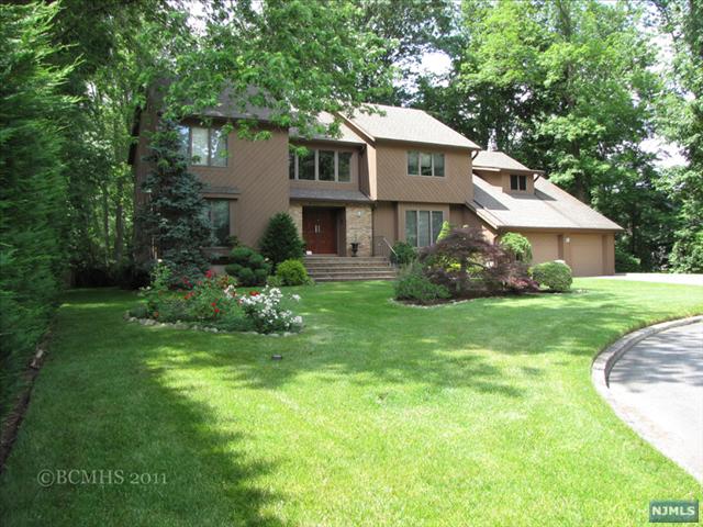  44 Henmar Dr, Closter, NJ photo