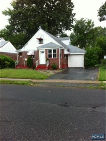  14 Sussex Rd, Bergenfield, NJ photo