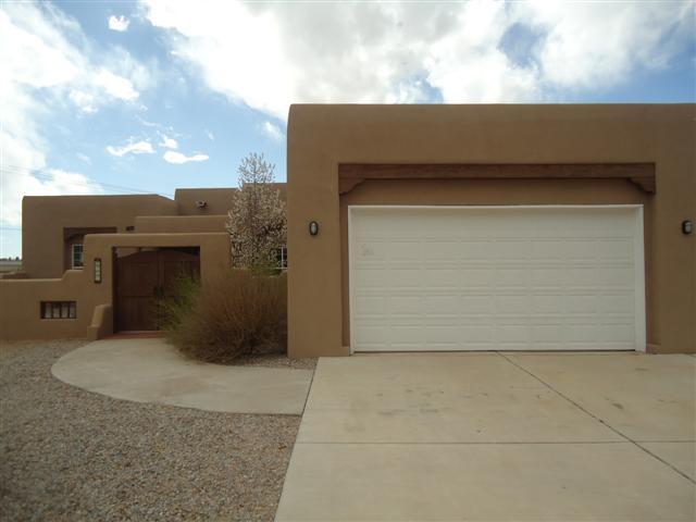  748 Grey Hawk Dr Ne, Rio Rancho, New Mexico  photo