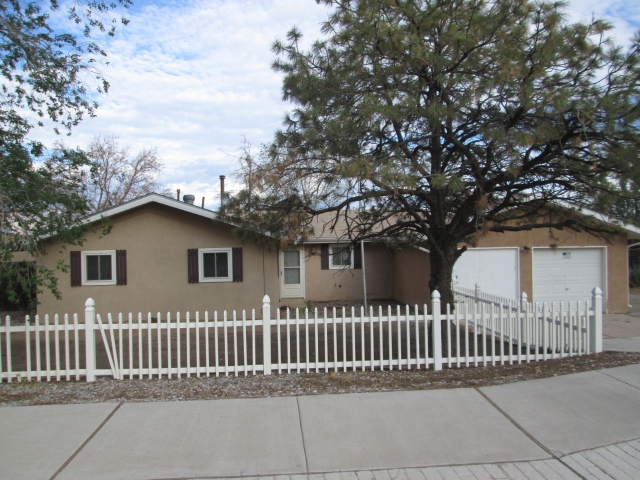  260 Lisbon Ave SE, Rio Rancho, NM photo