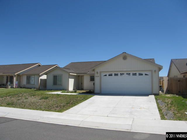  1645 Meadows Ave, Fernley, NV photo